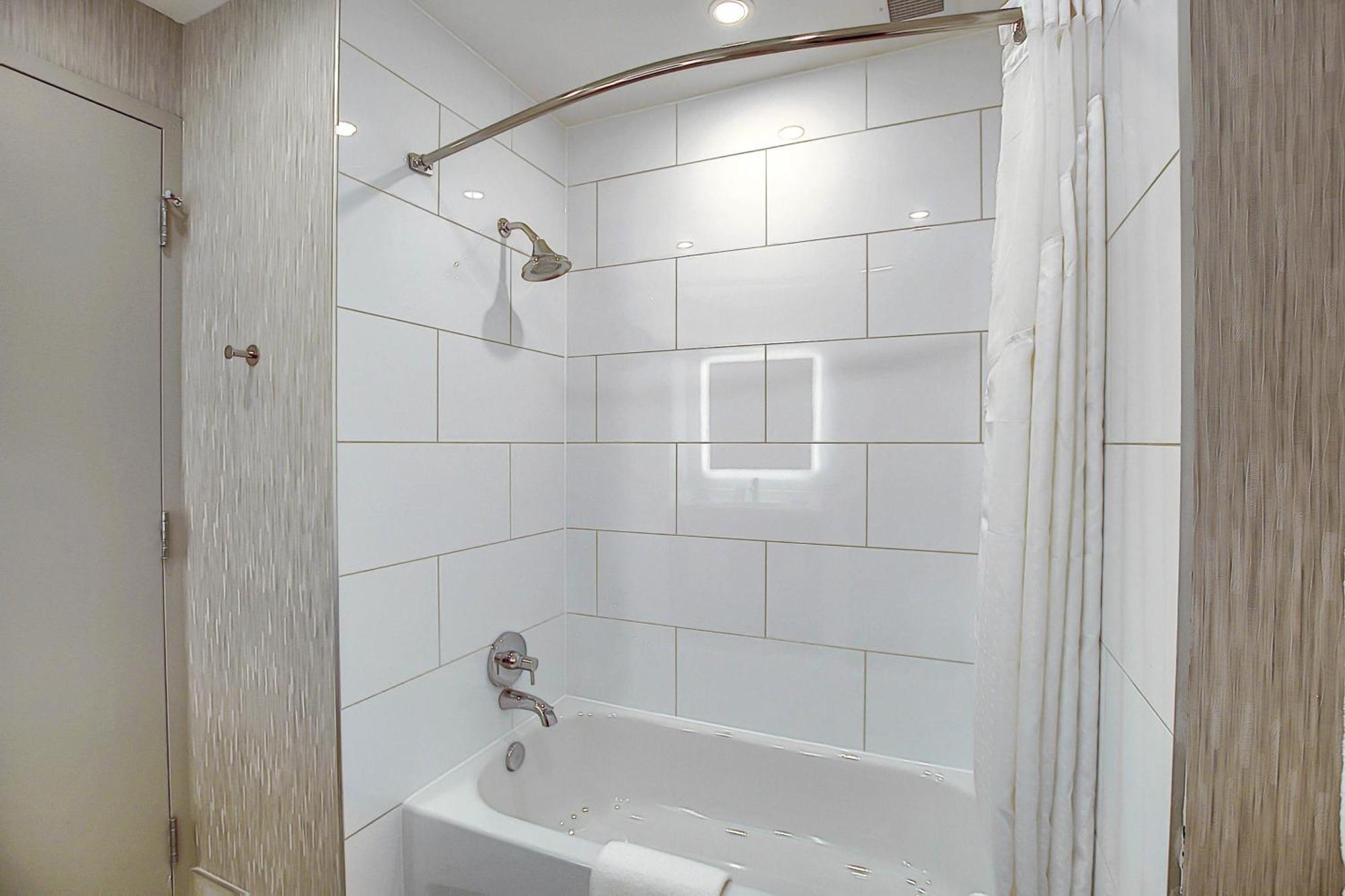 Holiday Inn Express & Suites - Calgary Airport Trail Ne By Ihg エクステリア 写真
