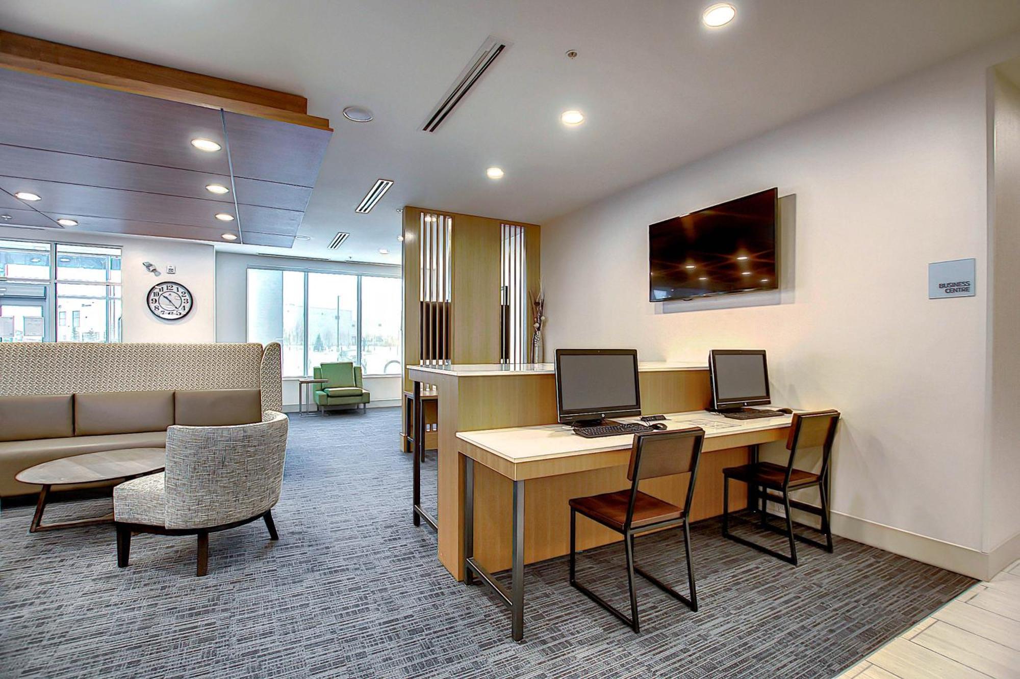 Holiday Inn Express & Suites - Calgary Airport Trail Ne By Ihg エクステリア 写真