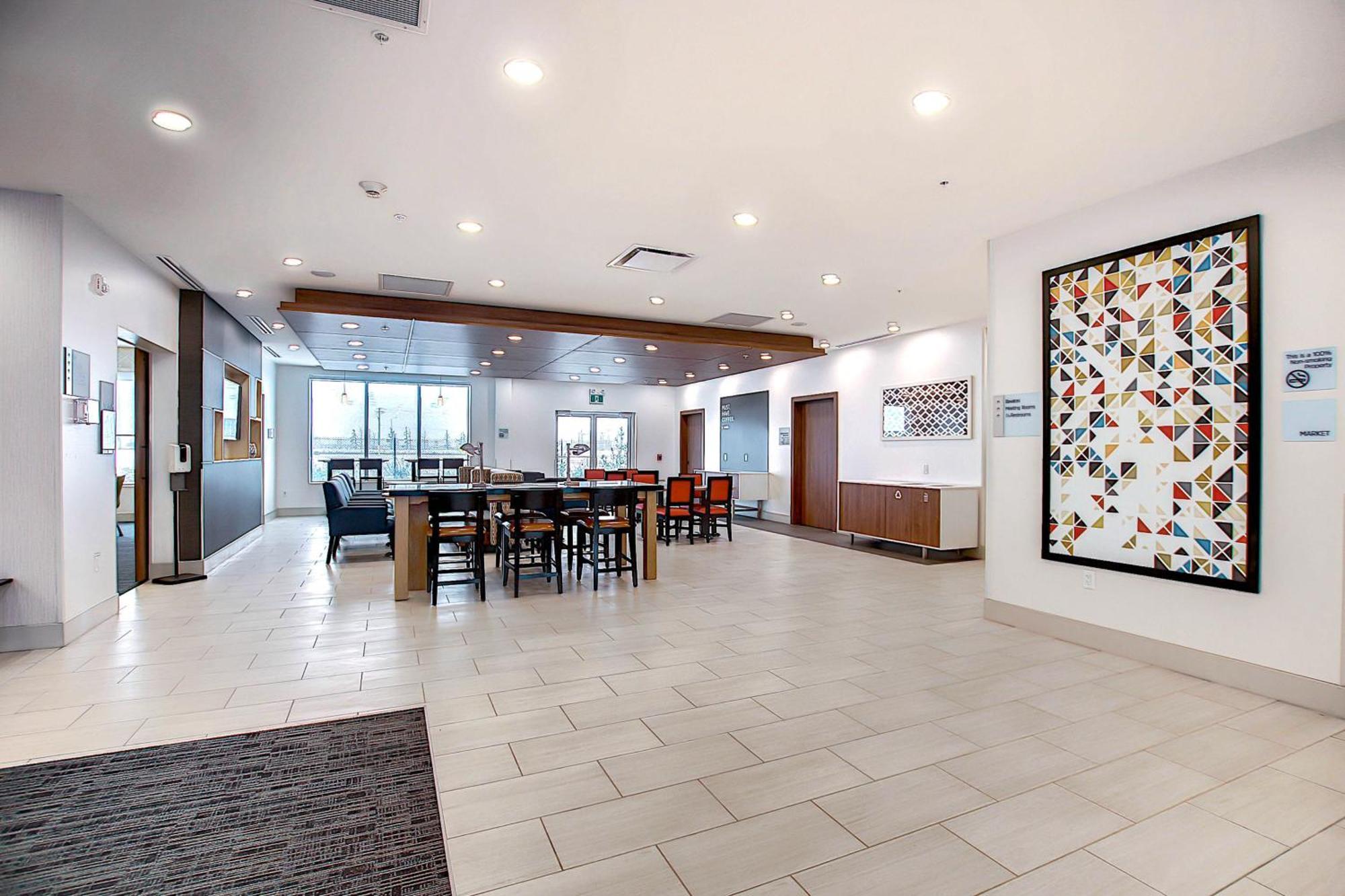Holiday Inn Express & Suites - Calgary Airport Trail Ne By Ihg エクステリア 写真