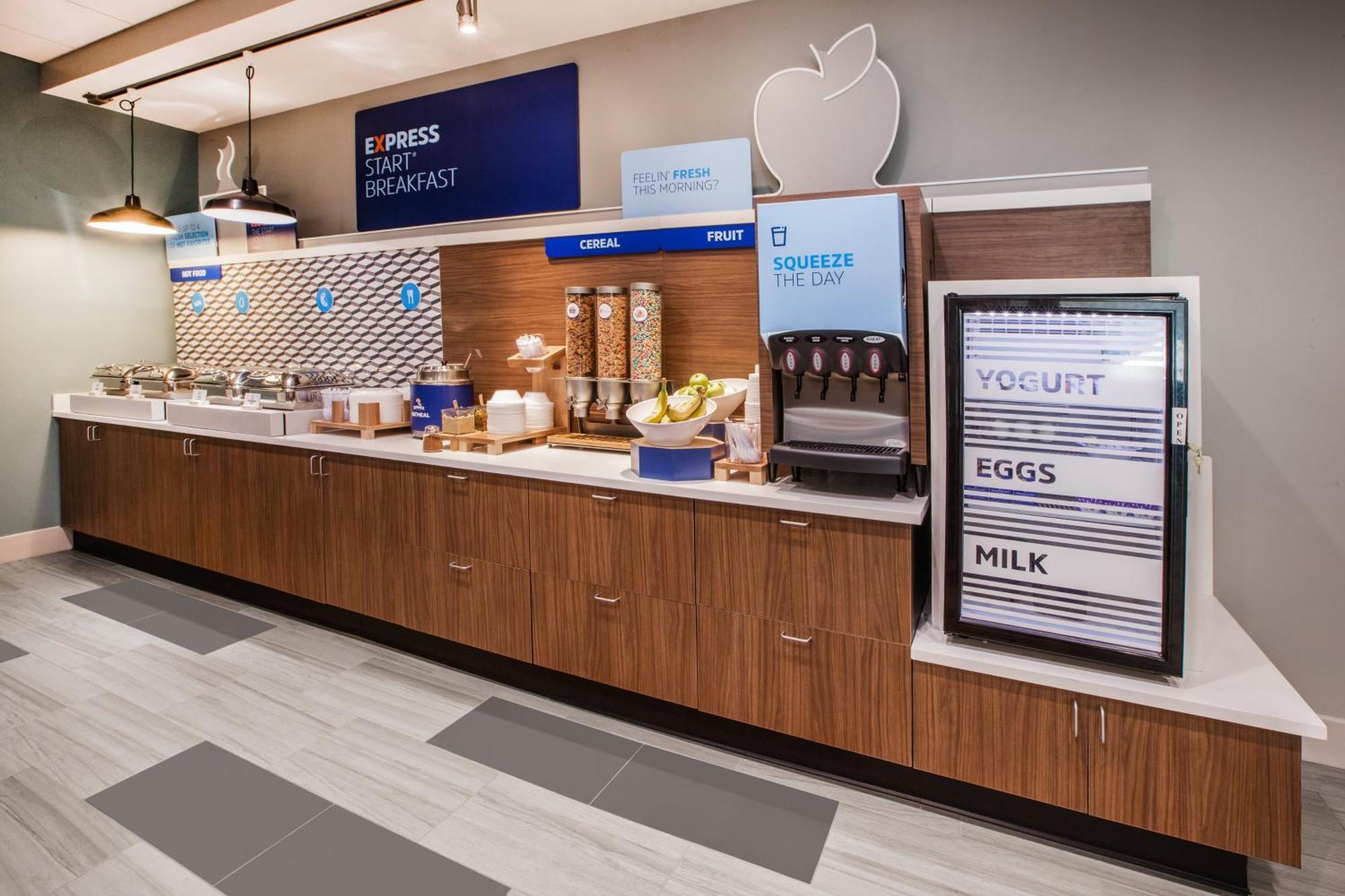Holiday Inn Express & Suites - Calgary Airport Trail Ne By Ihg エクステリア 写真