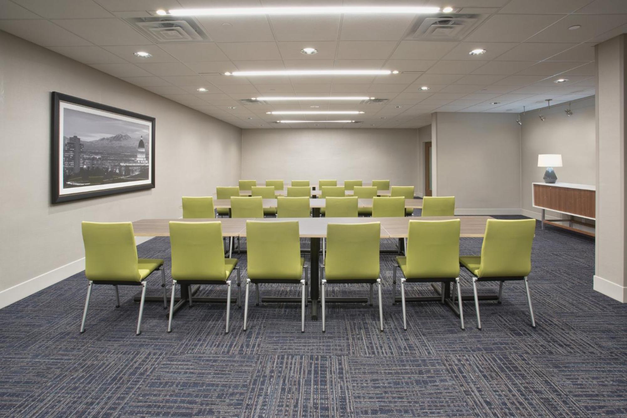 Holiday Inn Express & Suites - Calgary Airport Trail Ne By Ihg エクステリア 写真