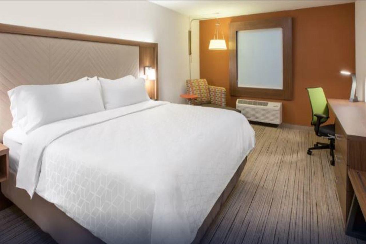 Holiday Inn Express & Suites - Calgary Airport Trail Ne By Ihg エクステリア 写真