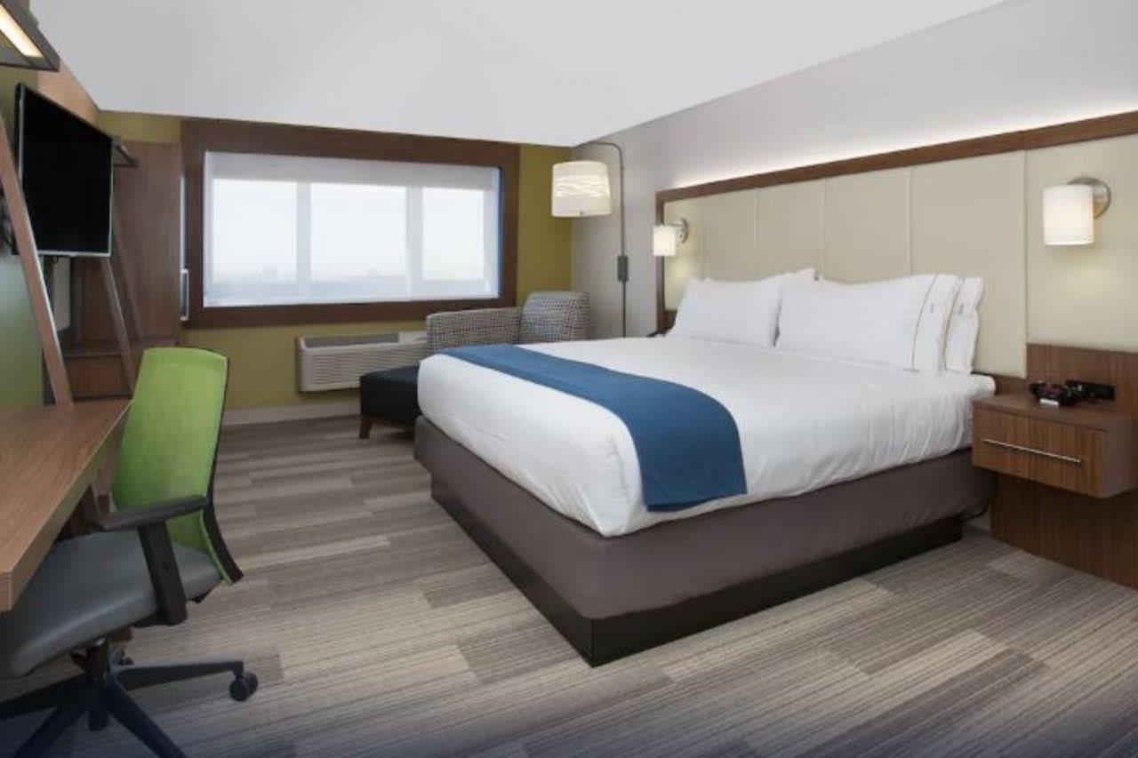Holiday Inn Express & Suites - Calgary Airport Trail Ne By Ihg エクステリア 写真