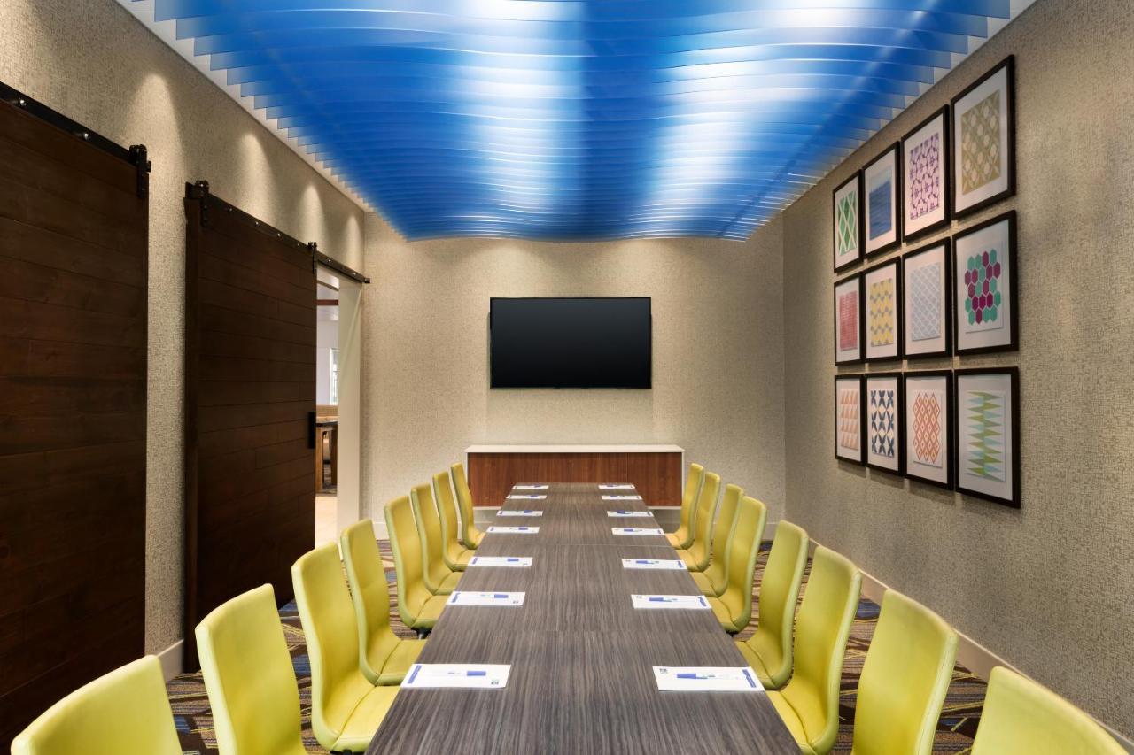 Holiday Inn Express & Suites - Calgary Airport Trail Ne By Ihg エクステリア 写真
