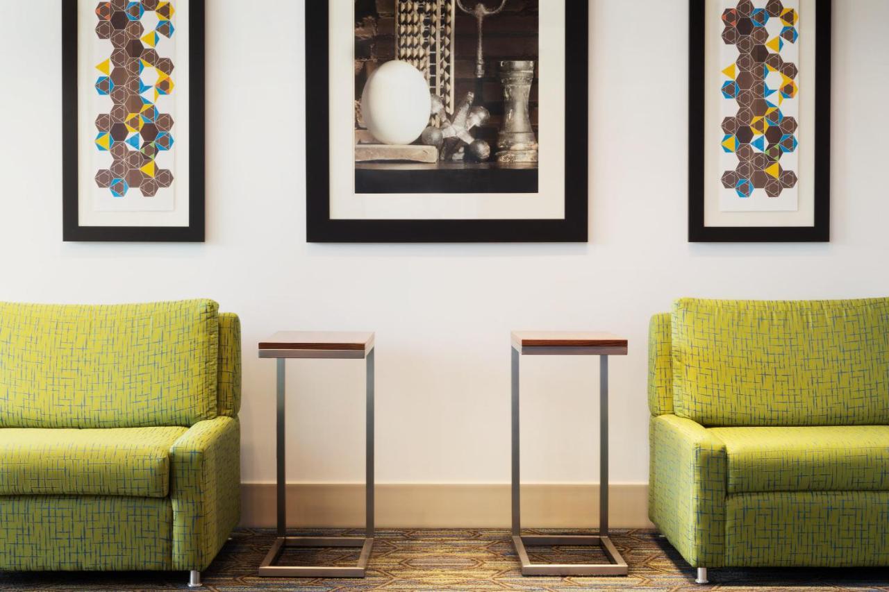 Holiday Inn Express & Suites - Calgary Airport Trail Ne By Ihg エクステリア 写真